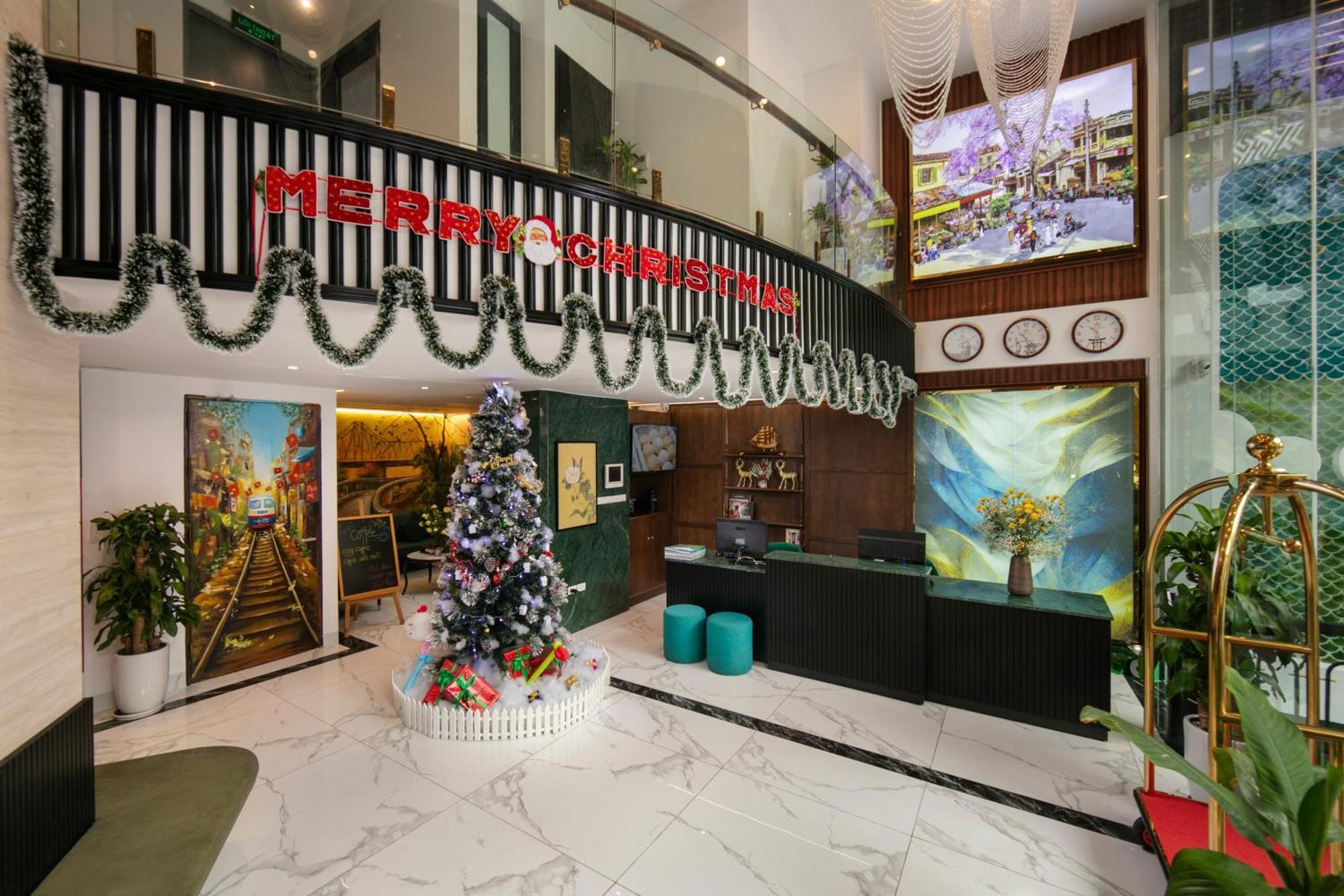 Hanoi Plaza Suite Hotel & Spa Exterior photo
